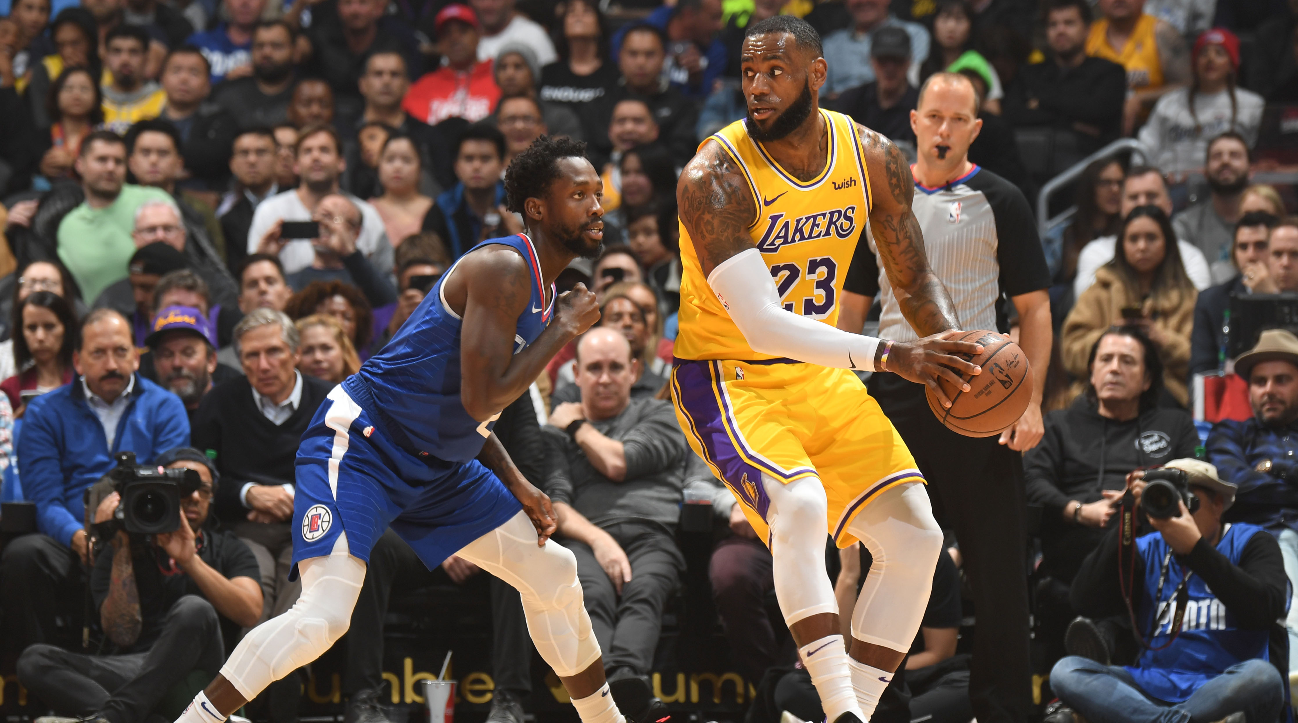 TheShy迎来十五赛季高光表现，快船球迷沸腾！